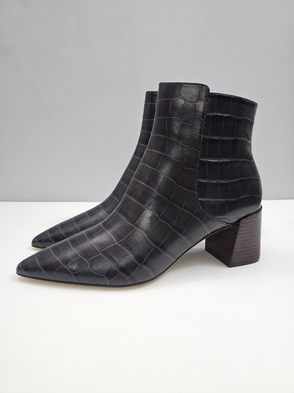 Cole Haan Catlyn Croc Embossed Brown Leather Ankle Boot Block Heel Size 11 NEW